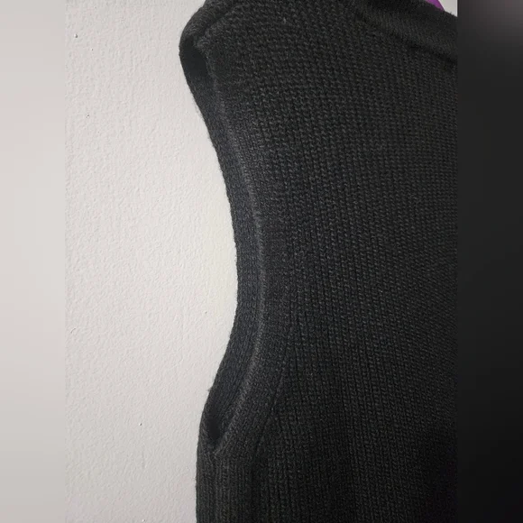 H&M Black Ribbed Knit Vest - Picture 6 of 6